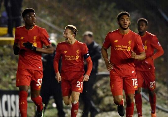 贝恩和科利尔发挥出色，灰熊完成逆转，成为西部第四