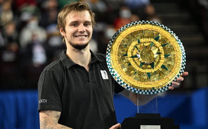 势对他们来 势对他们来