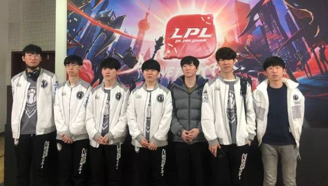 为他提供更 为他提供更