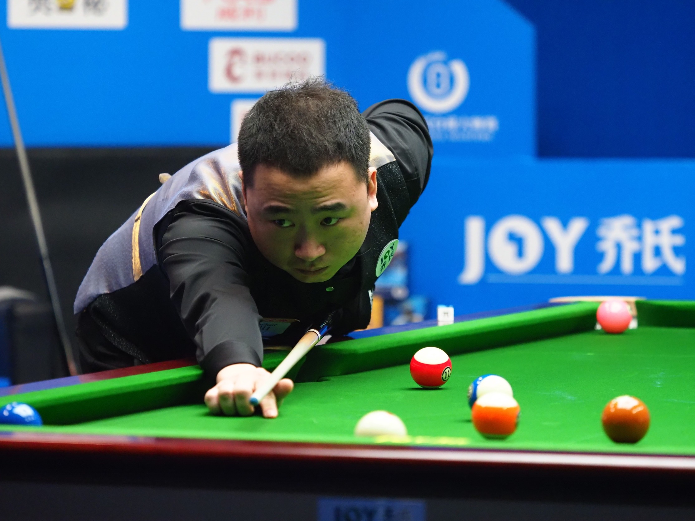 击切入对方 击切入对方