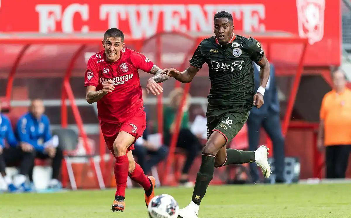 在世界足球 在世界足球