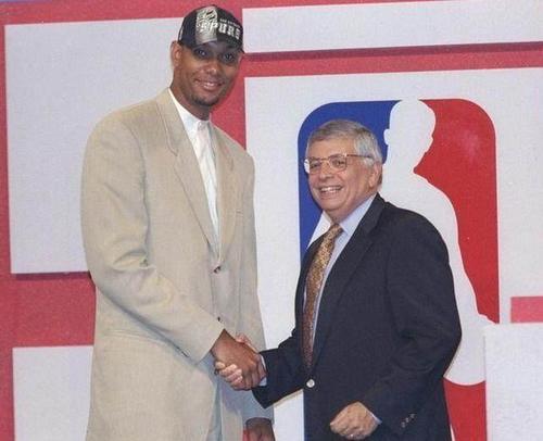 亚当斯的复 亚当斯的复